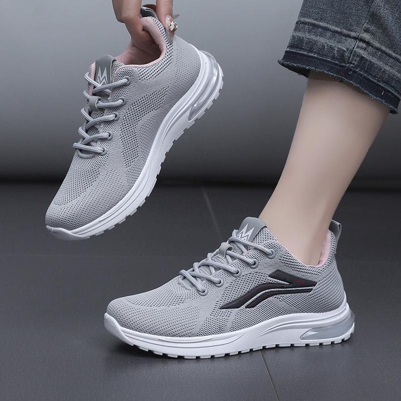 Spring and Summer New Shoes Women's Sports Shoes Fly-woven Breathable Mesh Cloth Shoes Soft Sole Lightweight Casual Women's Shoes
