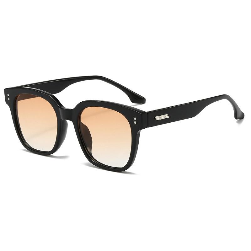 Men's Stylish Oversized Square Sunglasses with A Premium Feel, UV Protection, Suitable for Everyday Sun Protection.