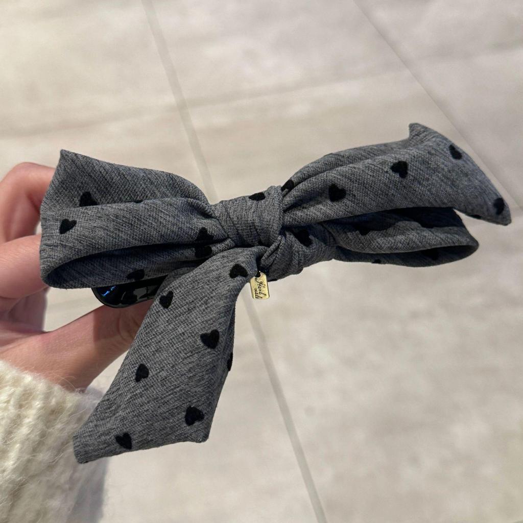 Retro Plaid Wool Bow Hair Clip – Age-Reducing, Girlish Bun Accessory
