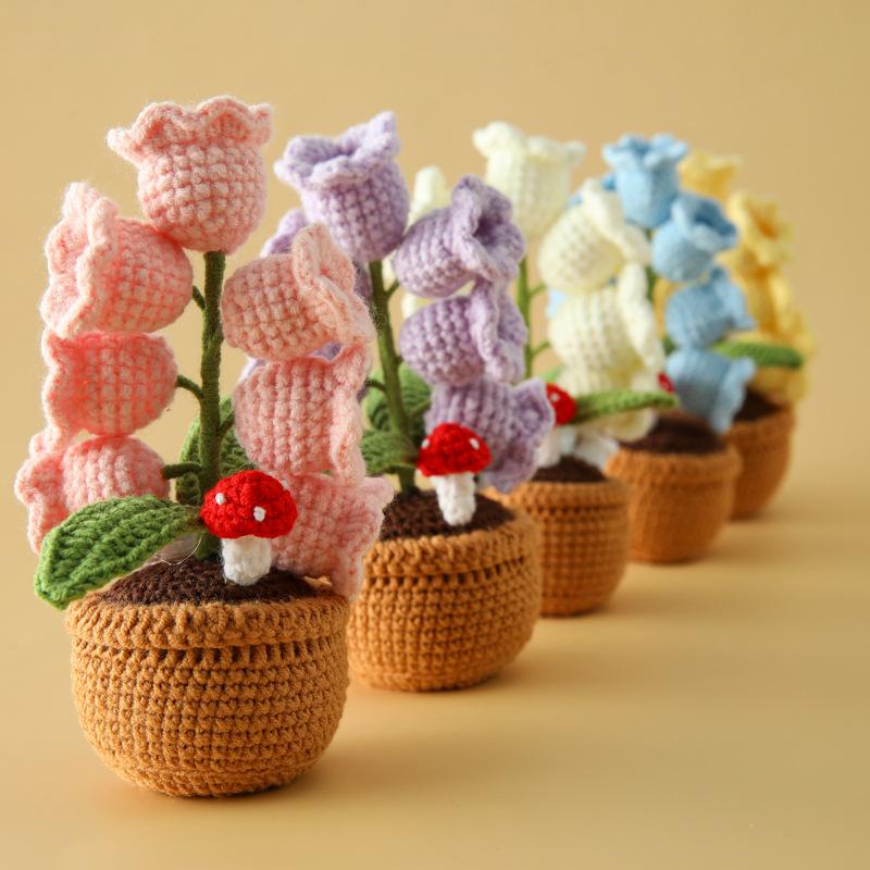 Gestrickte Glockenblume mit Licht Kreative gehäkelte Blumen im Topf Handgewebte künstliche Blume Party-Tischdeko Muttertagsgeschenk