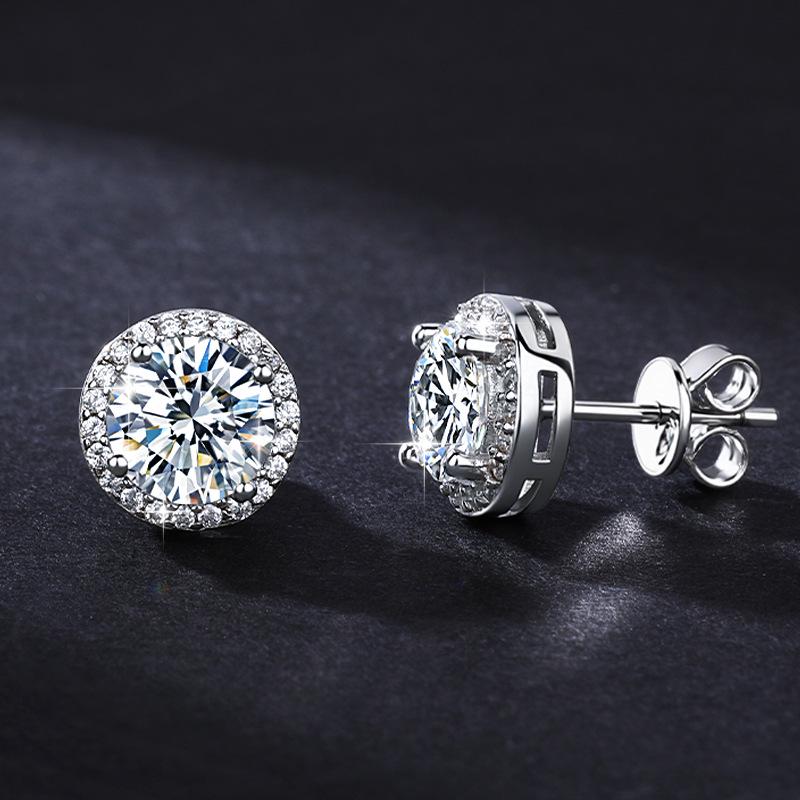 

Moissanite Starry Sky Round Halo Stud Earrings in 925 Sterling Silver, 1 Carat, Light Luxury Hip Hop Style for Men 1 Carat + 1 Carat