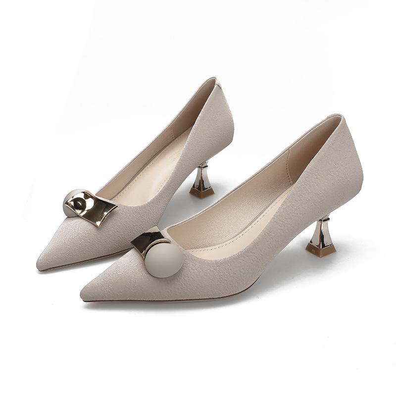 

Острые высокие каблуки женские тонкие каблуки новый темперамент Muse Fan неглубокий носок женские одинарные туфли высокие каблуки мягкая кожа маленькие каблуки 39 хаки