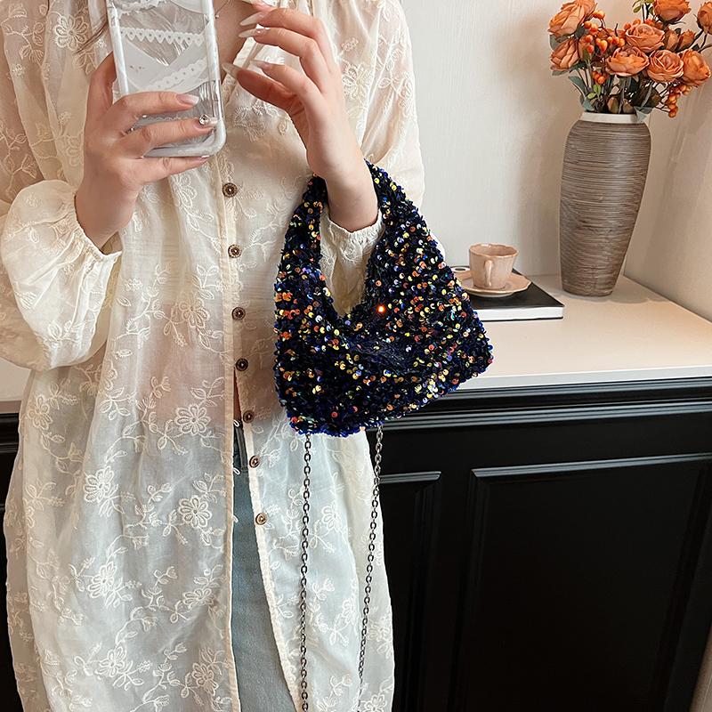 Сумка через плечо из пайеток — фото 3