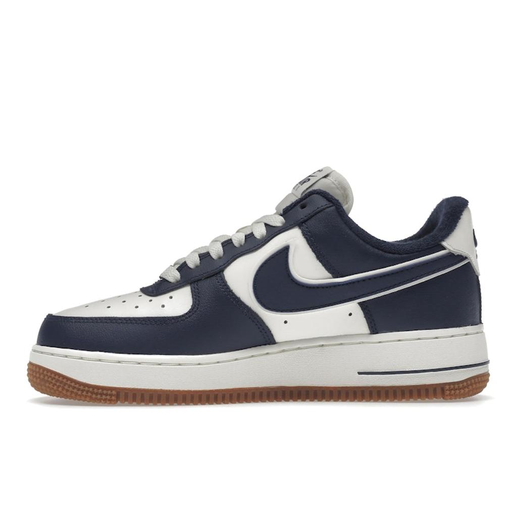 Nike Air Force 1 07 LV8 College Pack - Midnight Navy Herren Sneakers Blau Segel Mittel-Gummi-Braun DQ7659-101