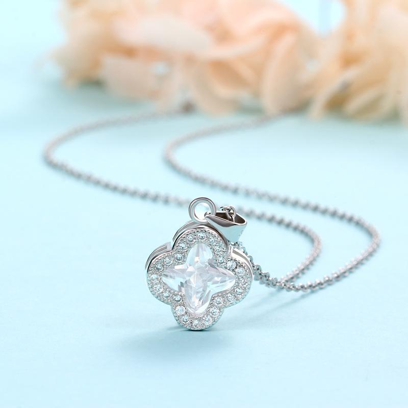 Diamond four-leaf clover pendant, blue crystal fashion light luxury niche design versatile temperament wind necklace women