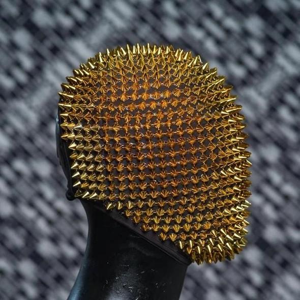 Halloween Maske mit Nieten und Spikes Vollgesichtsbedeckung Halloween Lustige Maske Vollkopfhelm Cosplay Requisiten Nachtclub Tanzmaske