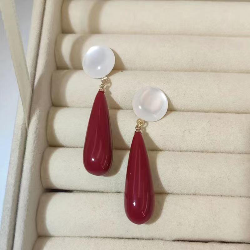

Vintage French burgundy water drop earrings s111 silver needle fashion temperament long stud earrings female elegance versatile earrings 925 silver needle бордовый