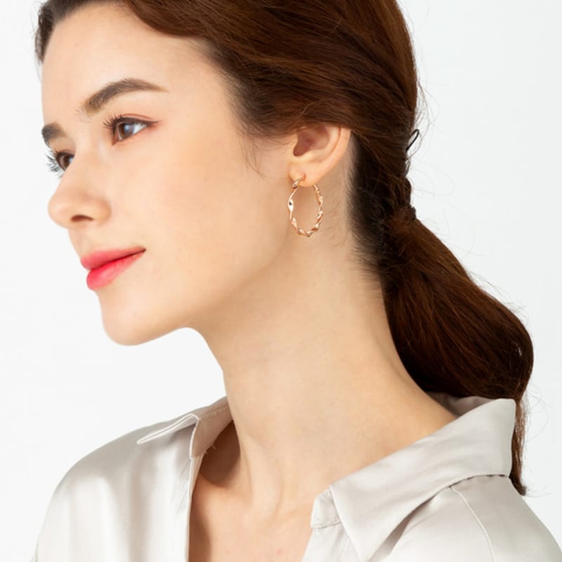 ELLE Jewelry 14K Twist Earrings (Gold Pin) ELGPEE298