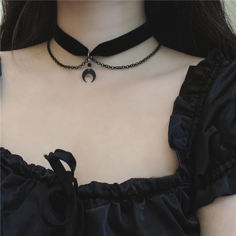 Gothic Black Spider Pendant Necklace for Women Vintage Rivet Pu Leather Choker Chain Punk Cool Y2K Charms Halloween Jewelry Gift