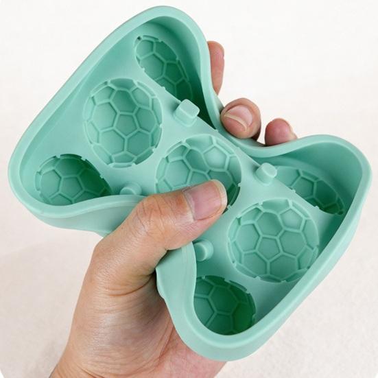 Ice Cube Mold Covered Dust-Proof Silicone Ice Cube Maker with Water-Draining Design 9-Compartment Food-Grade Silicone Football Shape Ice Ball Tray