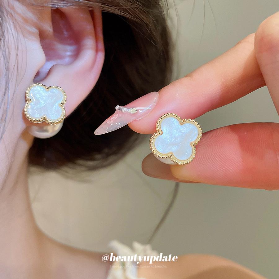 Silver Needle Retro Pearl Clover Geometric Stud Earrings - Elegant, High-End Design for Women