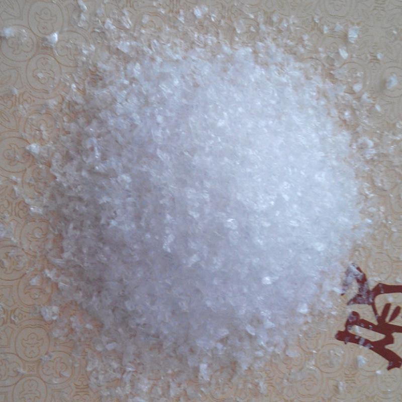 Diy Snowfall Decor: Fake Snow Powder for Christmas Scenes and Window Displays