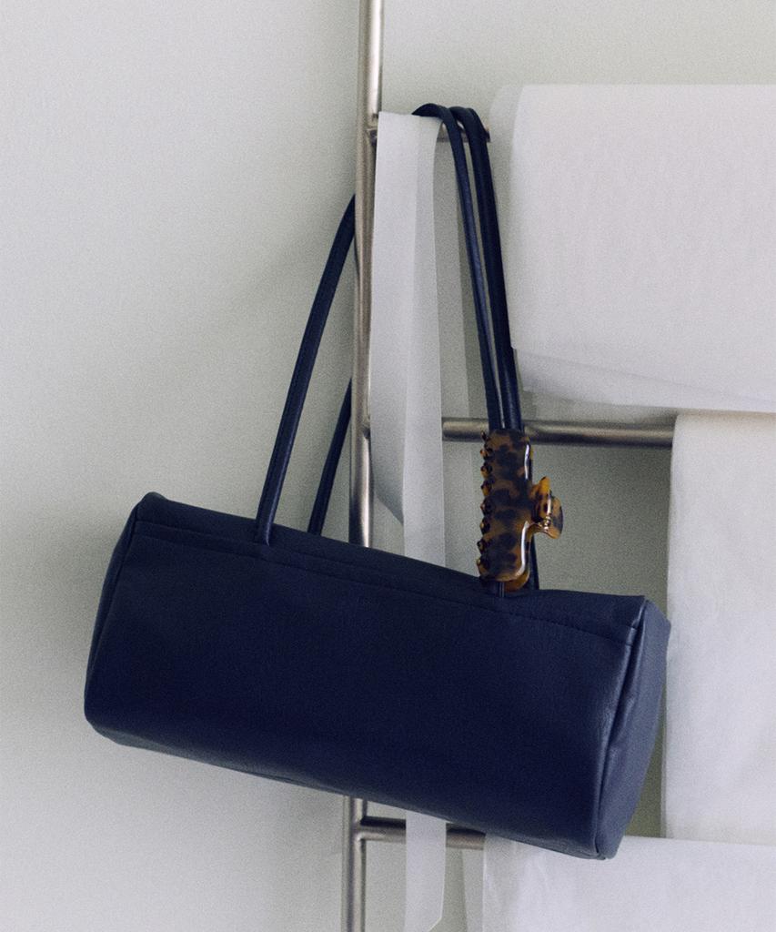 Ovhee Arlo Bowling Shoulder Bag_Navy