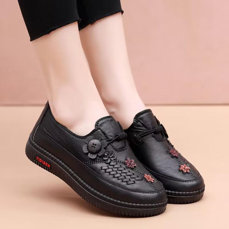 Spring and Autumn New Cloth Shoes Women's Single Shoes Non-slip Soft Sole Comfortable Wear-resistant One-pedal Middle-aged and Elderly Shoes