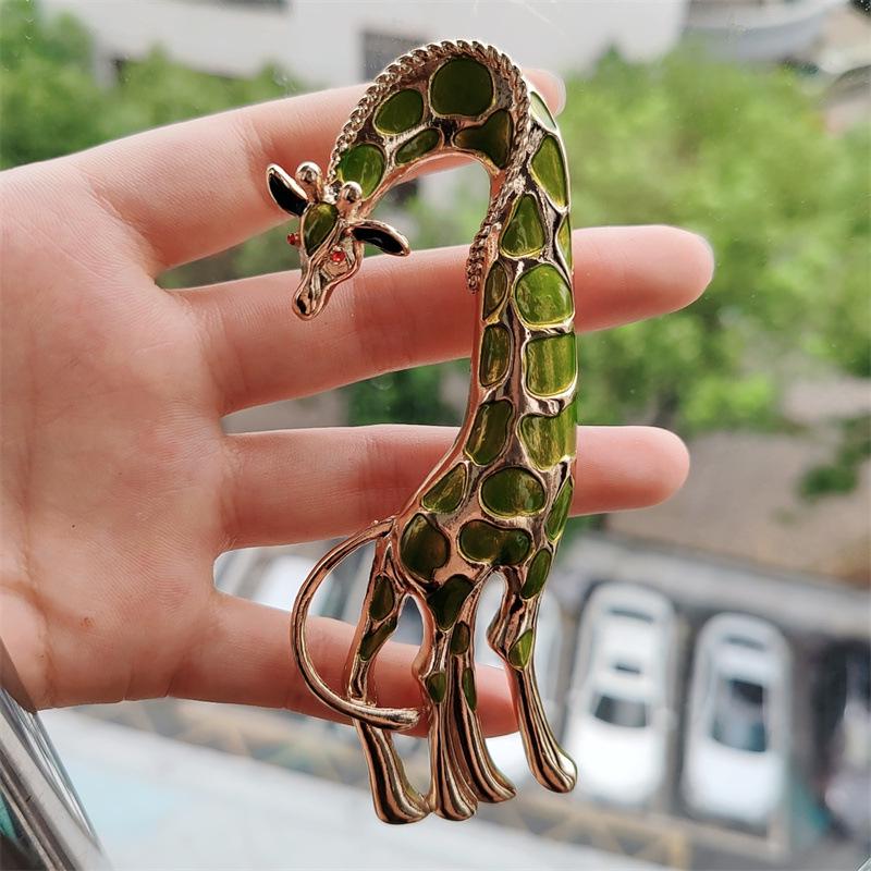 Elegant Flamingo Crystal Brooch: Cute Animal Pin for Coats or Jackets