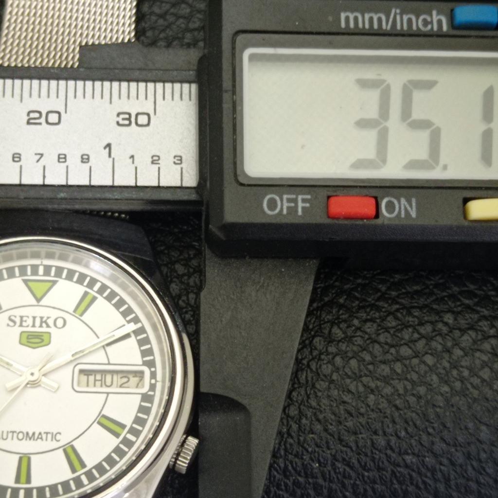 JAPAN VINTAGE SEIKO 5 AUTOMATIC 7009A MENS WHITE COLOR DIAL WATCH A702098-5 R208-a702098