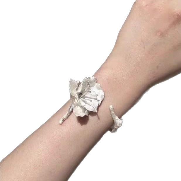 New Chinese style cold white white rose open bracelet women's light luxury high value temperament fashion exquisite versatile bracelet