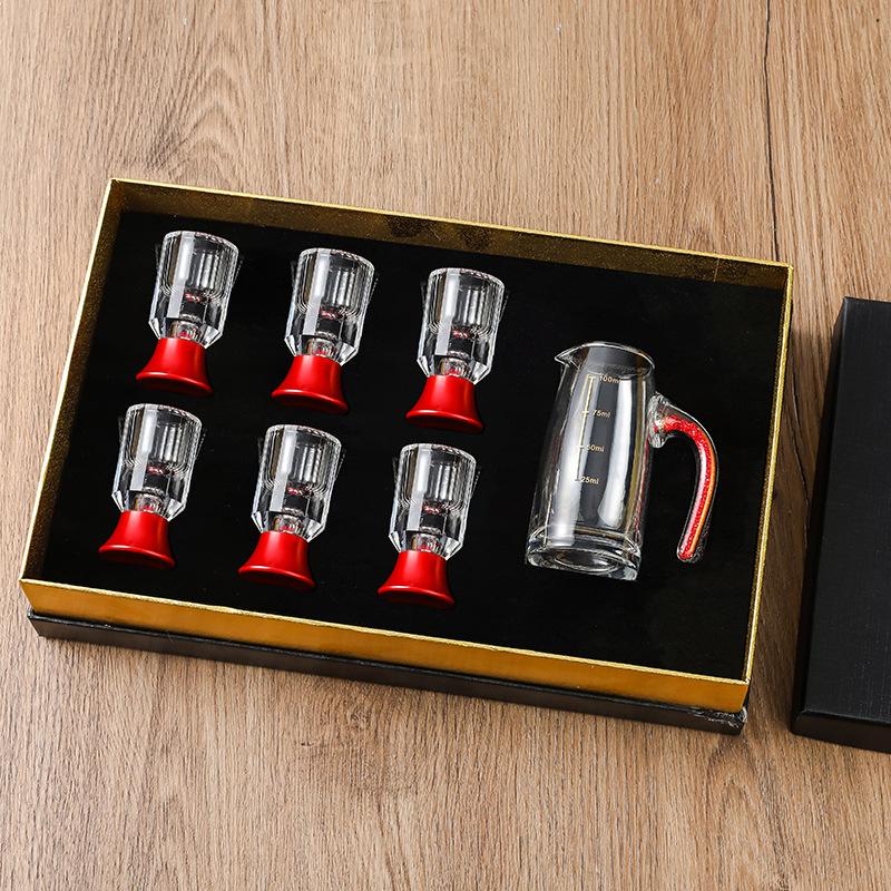 Household light luxury Baijiu cup gold foil wine dispenser spirit cup gift box set crystal cup shelf wholesale