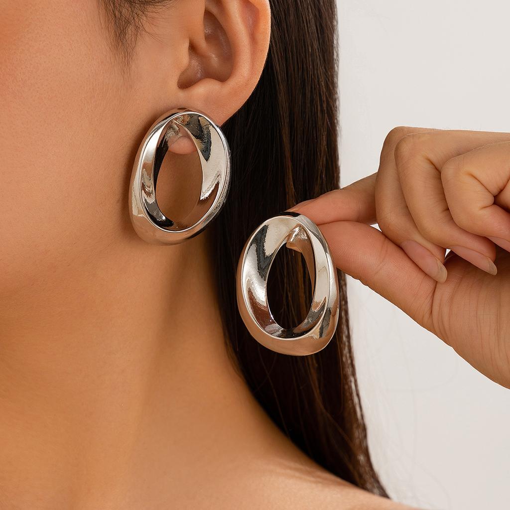 Ingemark Punk Goth Smooth Hollow Oval Stud Earrings for Women Vintage Gold Color Piercing Earrings Seampunk Party Jewelry Gift