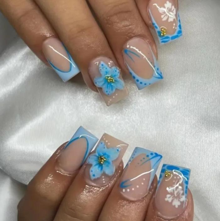 Nail Art Cool Color Small Fresh Blue Flower Steel Ball Wearing Nail Art Piece Square Fake Nail Piece