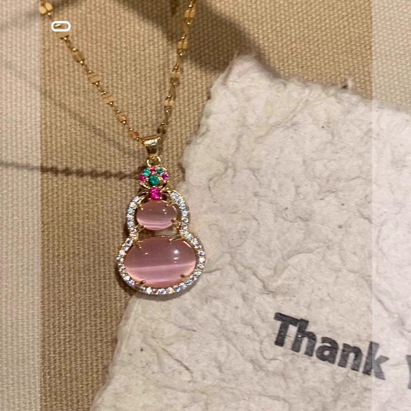 Collier Pendentif Gourde Niche Haut de Gamme Pierre Œil de Chat Rose avec Diamants pour Femmes