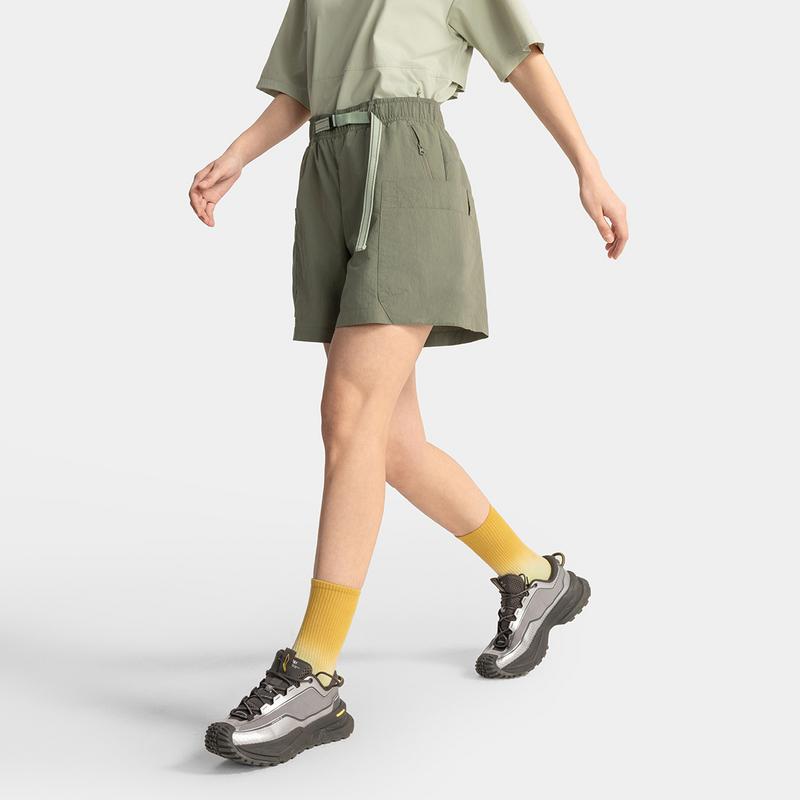Li Ning CF Suo Solid Color Comfortable Casual Versatile Letter Work Shorts Women Shorts Tea-Green AKSV230-2