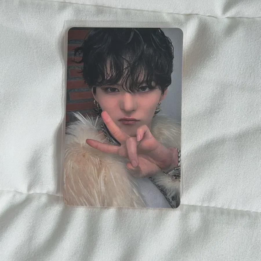 

Treasure Yoshi Tower Record Lucky Draw King Kong Reverse Photocard Sell