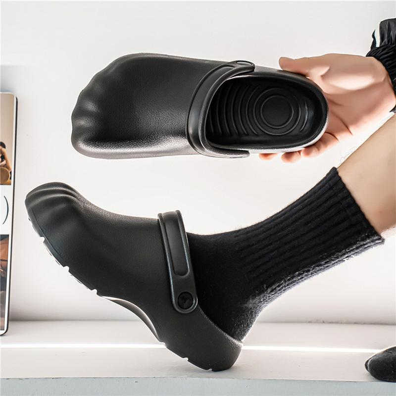 Summer new fashion trend versatile cool slippers non-slip bag head half tray large size men wear travel beach shoes