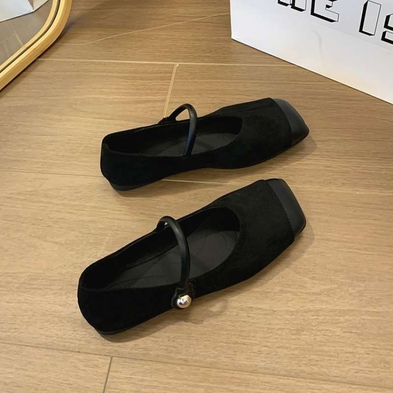 Square head Mary Jane shoes women's shoes 2025 autumn and winter new suede word with French skirt temperament single shoes