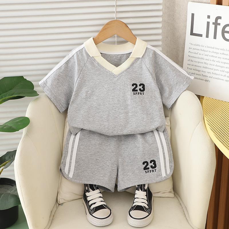 

Летний комплект для мальчиков Повседневный детский спортивный комплект Футболка+шорты Комплект из двух предметов 120 серый