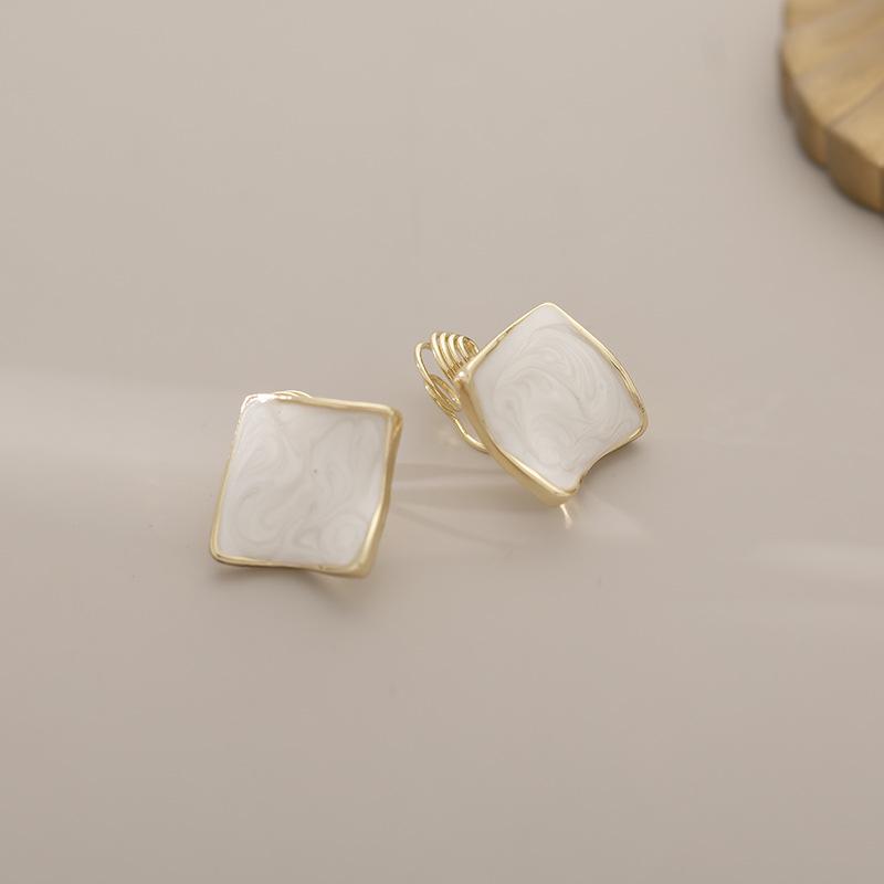 

Enamel Metal Shaped Earrings Simple Fashionable Mosquito Ear Holes Ear Clips for Women