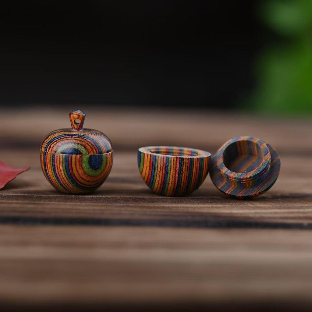 Breloczek z wisiorkiem Żołądź i Szyszka z drzewa sandałowego z ozdobą w postaci buteleczki na życzenia