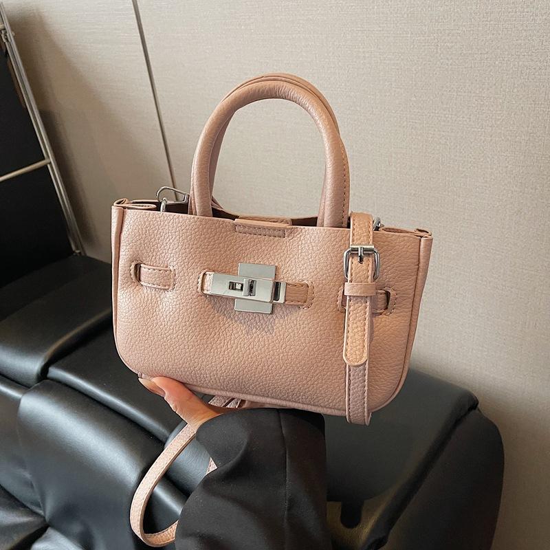 

Новая универсальная сумка из мягкой кожи Женская повседневная сумка-мессенджер Сумка через плечо without pendant