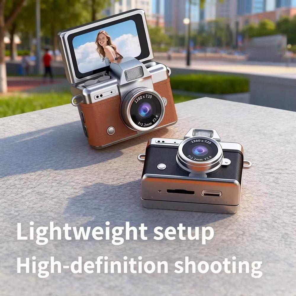 1.47 Inch Screen Retro CCD Mini Digital Camera 180° Flip Screen Flip Screen Camera Outdoor Travel