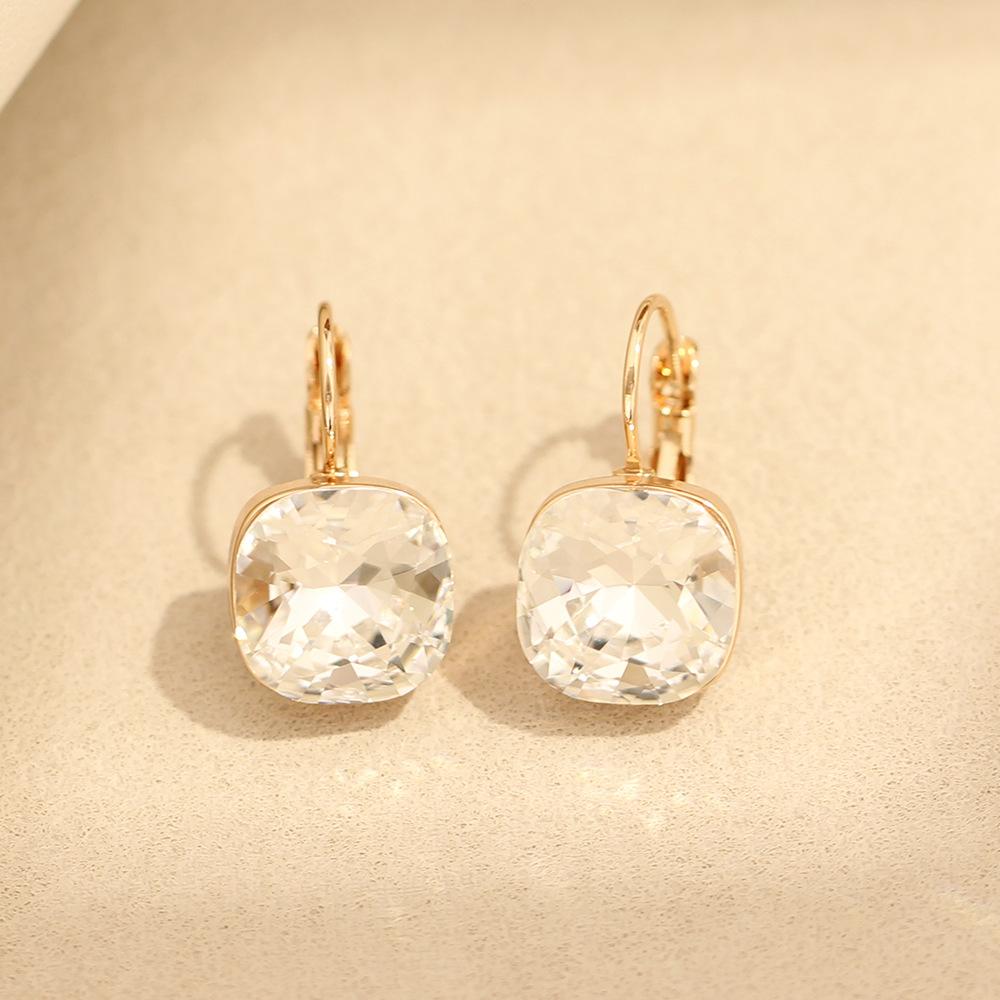 Europäische und amerikanische Persönlichkeit mehrfarbiger quadratischer Kristall-Ohrstecker High-End-Temperament Roségold vielseitige Ohrringe Ohrringe Damenohrringe