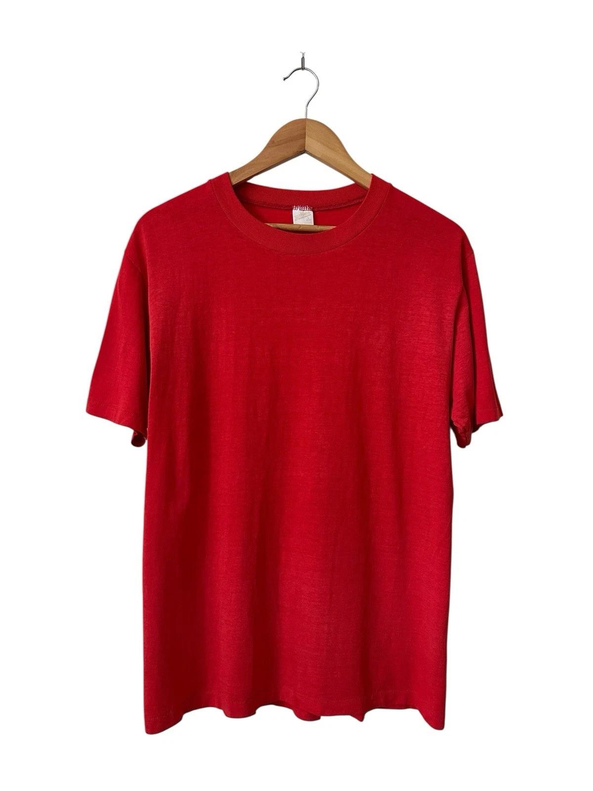 

Vintage Blank Red T Shirt Men’s Large 80’s 90’s USA Soft Thin Single Stitched L