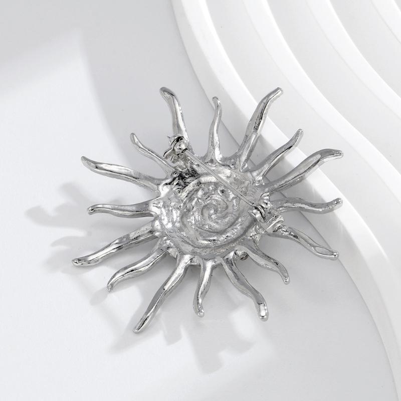 Alloy Sunflower Pin Crafted With Polished Finish Effortlessly Maintenance And Elegant Appeal