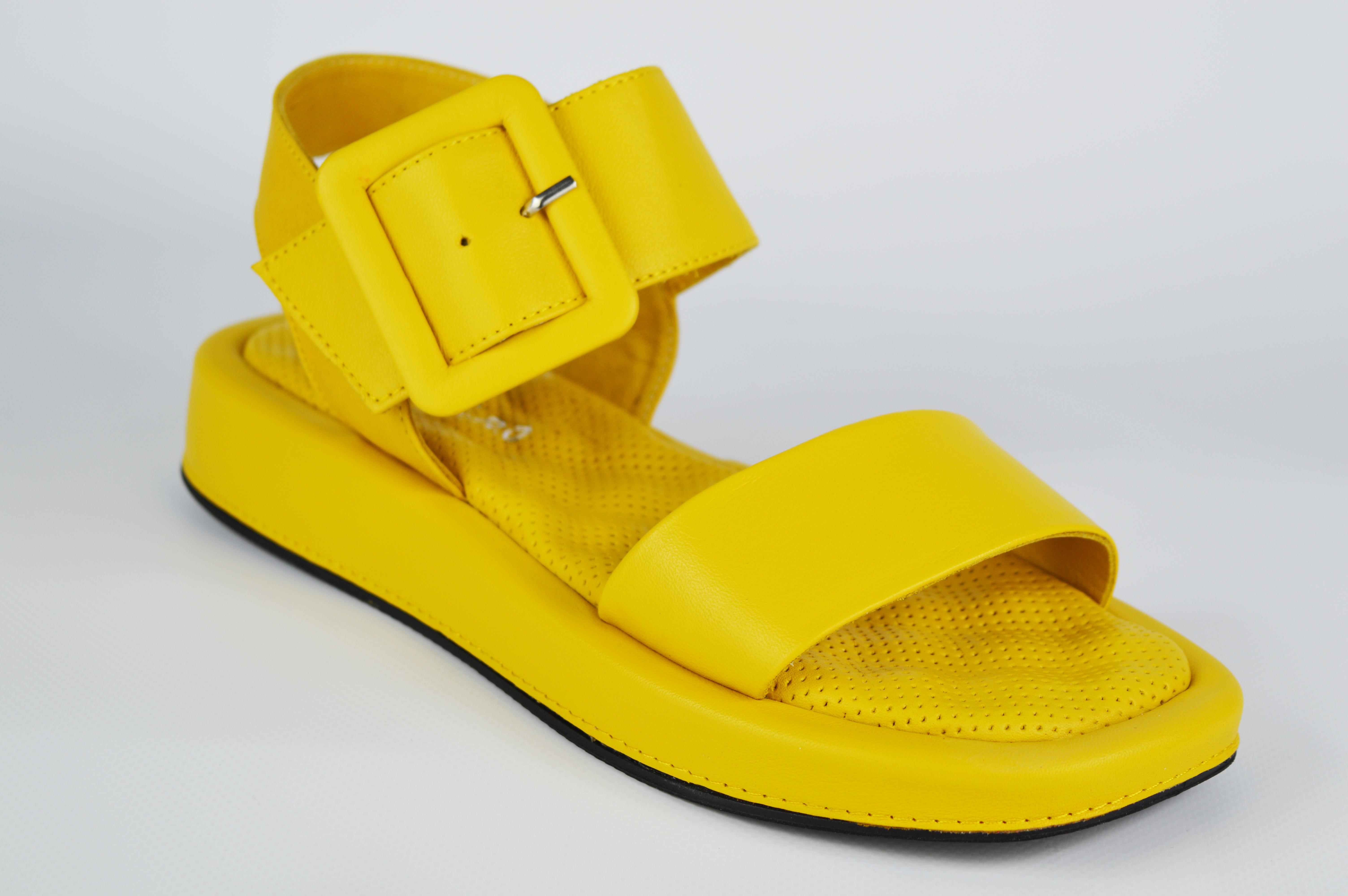 

Босоніжки з пряжкою Guero 16112 36 36 жовтий