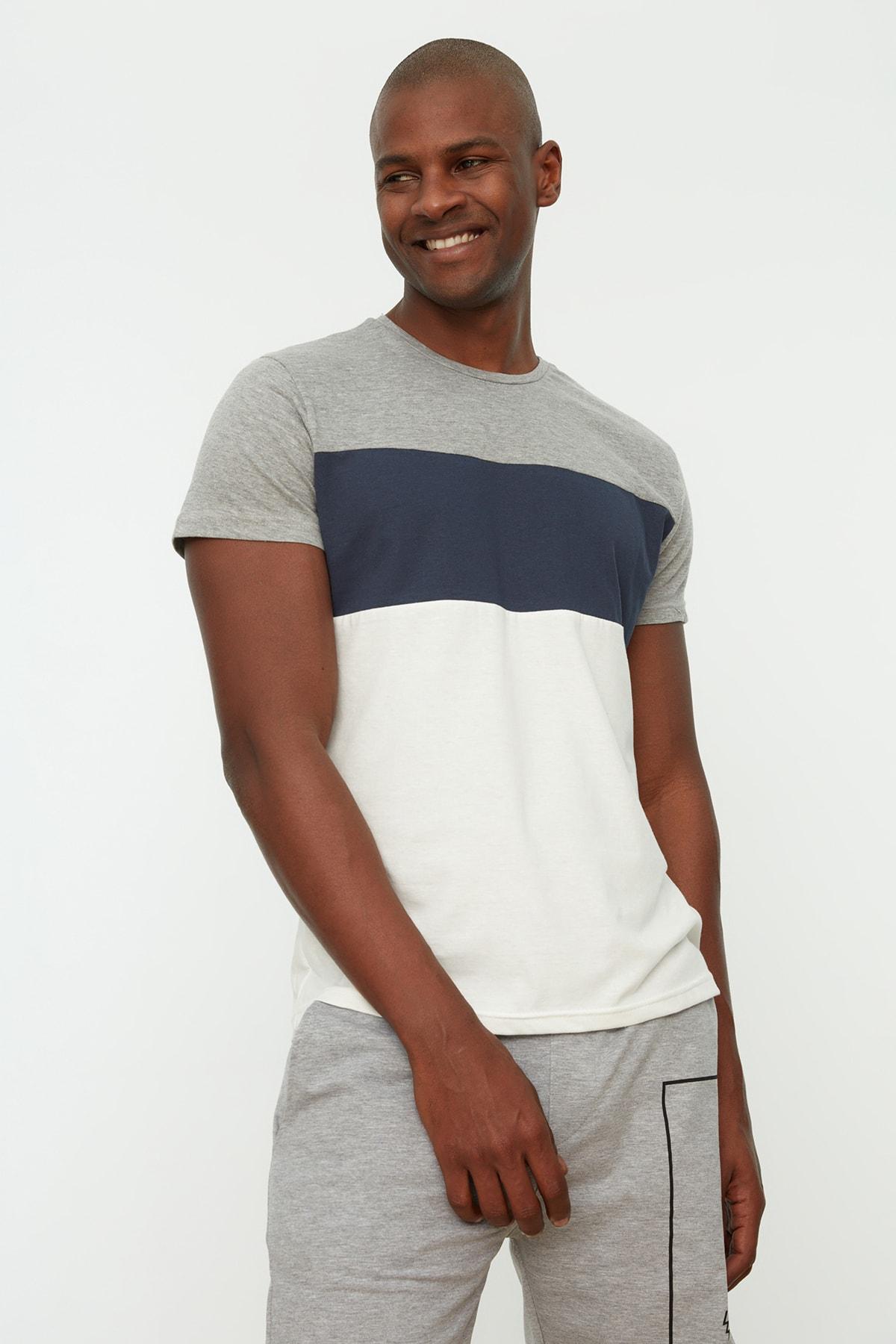 

Белая мужская приталенная футболка со вставками TMNSS20TS0430