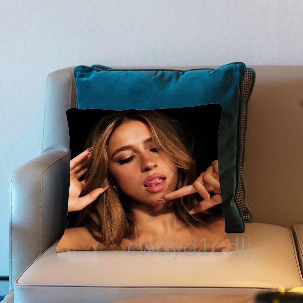 T-Tate M-Mcrae So Close To What Pillowcases Cute Funny Pillow Case For Wedding Party Home Decor Comfy Pillow Cover