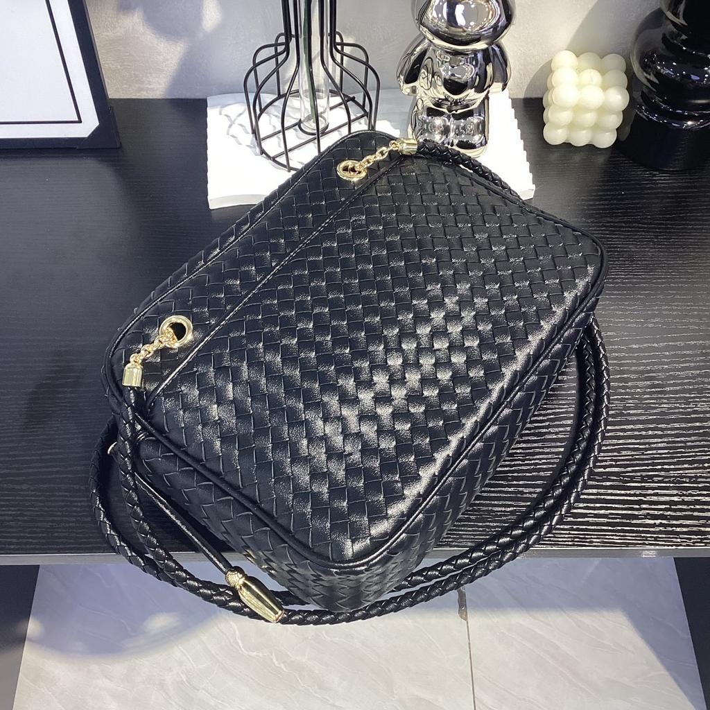 New Leather Woven Camera Bag Tofu Bag Niche Retro Boston Women's Bag Cross-border Fashion Shoulder Messenger Bag