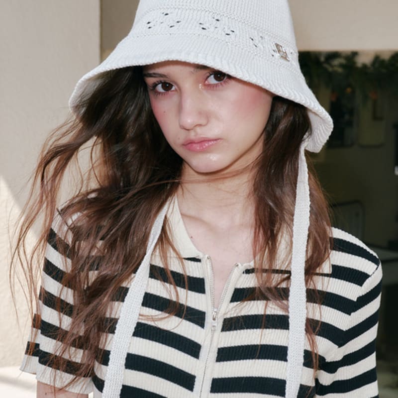 

ALLINCOMPLETE Blossom Hole Bonnet Hat (2 Colors) Black (Blossom Bonnet)