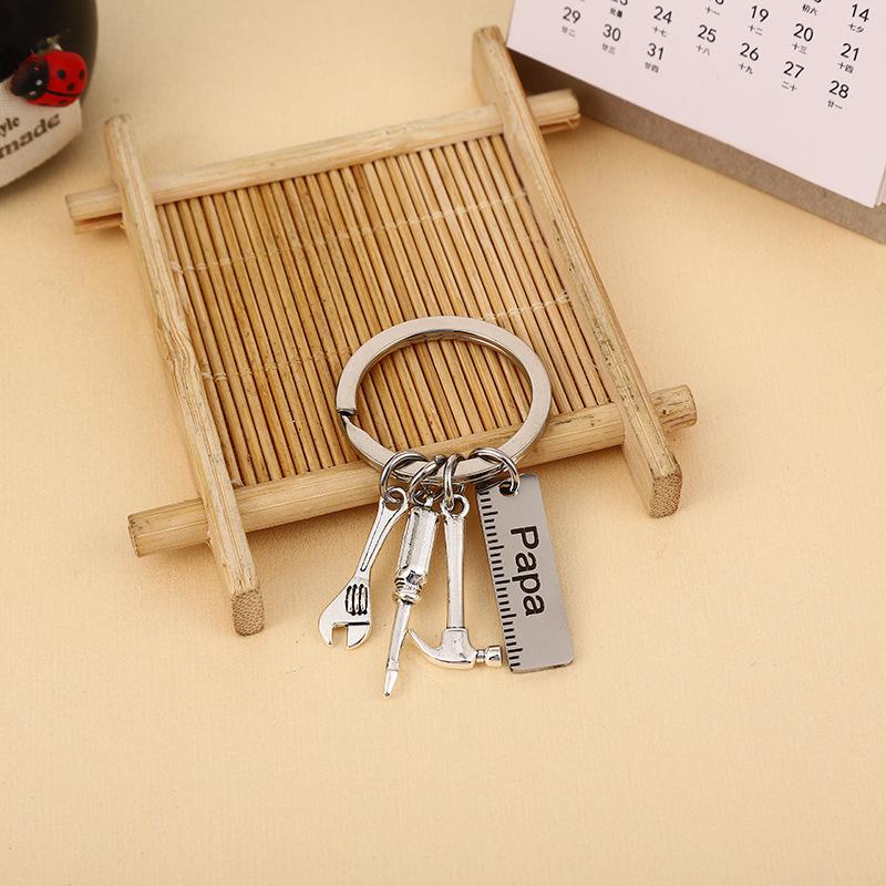 Portachiavi in ​​acciaio inossidabile per papà, chiave inglese, cacciavite, accessori, regalo per la festa del papà, portachiavi per papà