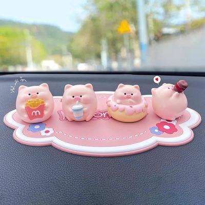 Roztomilé kreslené prase Car Ornament Kreativní Car Center Console Dekorace interiéru palubní desky Autopříslušenství