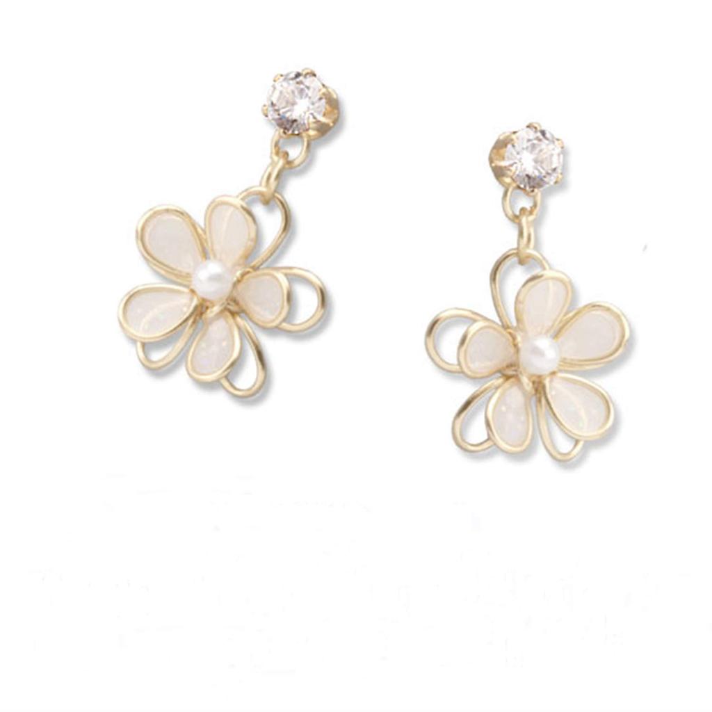 Earrings for Comes with Gift Box "Sukie" Women, Resin, Non-Pierced Earrings, Clip-on, Dangling, Flower, Japanese-Style Earrings, (White-Flower,