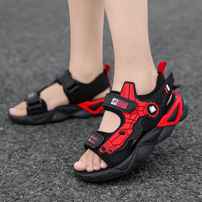 Popular new summer sandals for kids: non-slip beach sandals for boys, open-toe, soft-soled sandals for elementary school students