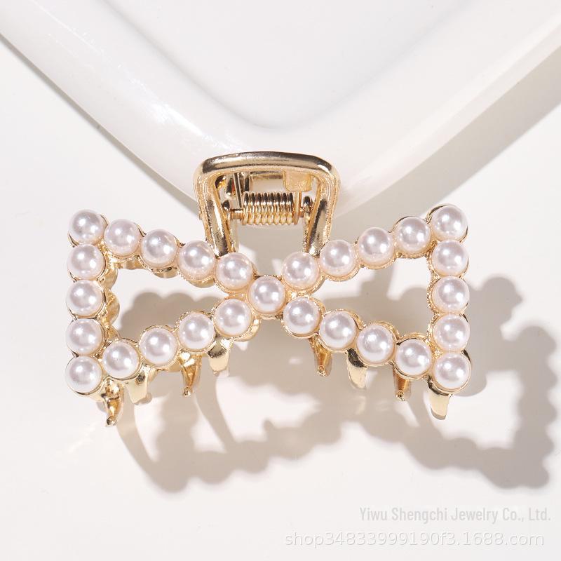 Korean Pearl Top Hairpin: Stylish Alloy Electroplated Clip for Women