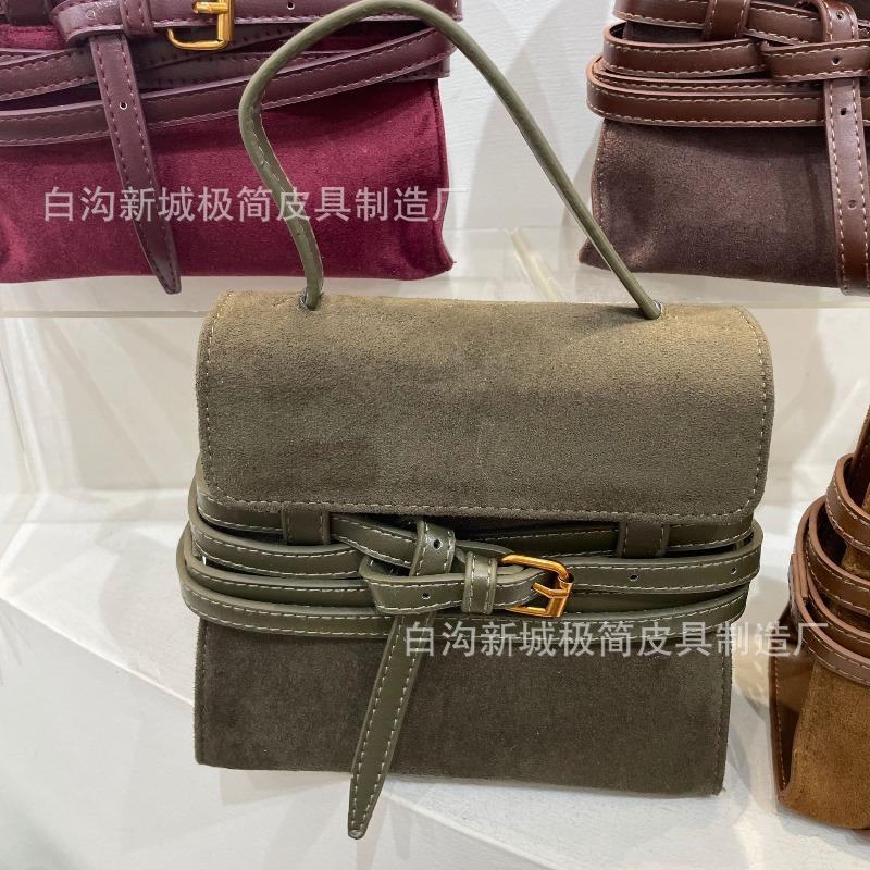 

Autumn new Kelly handbag niche fashion shoulder messenger bag straps Maillard color темно-зеленого