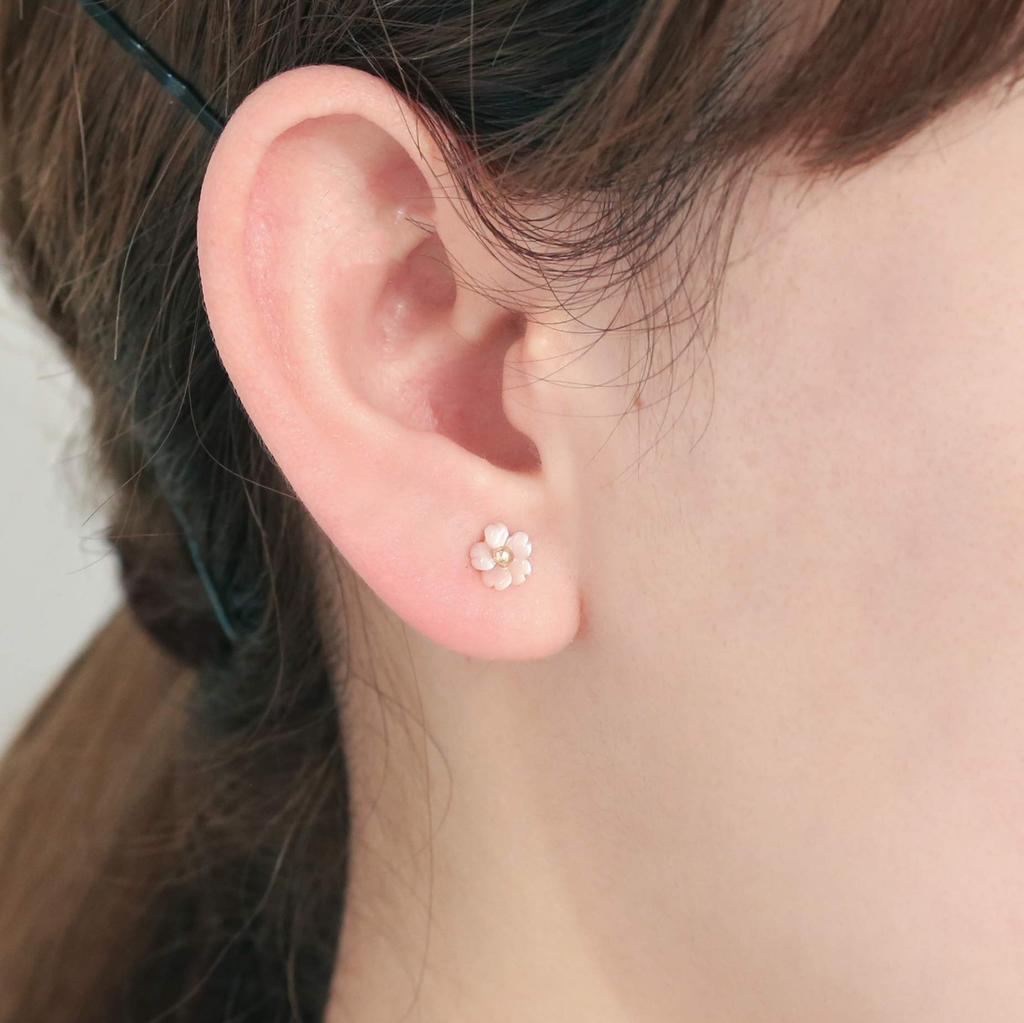 L&Co 10K Yellow Gold Flower and Pink Shell Earrings 46-7653