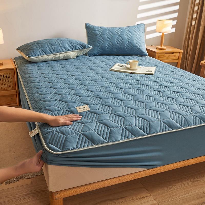 Thicken Quilted Mattress Cover Non-slip Three-layer Structure Brushed Cotton Bedspread On The Bed Queen King Size Sheet